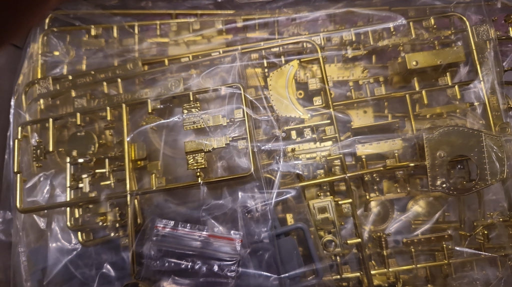 GIRLS und PANZER 38(t) Tank Turtle Team ver. Limited Edition Gold Plated Edition Platz 1/35